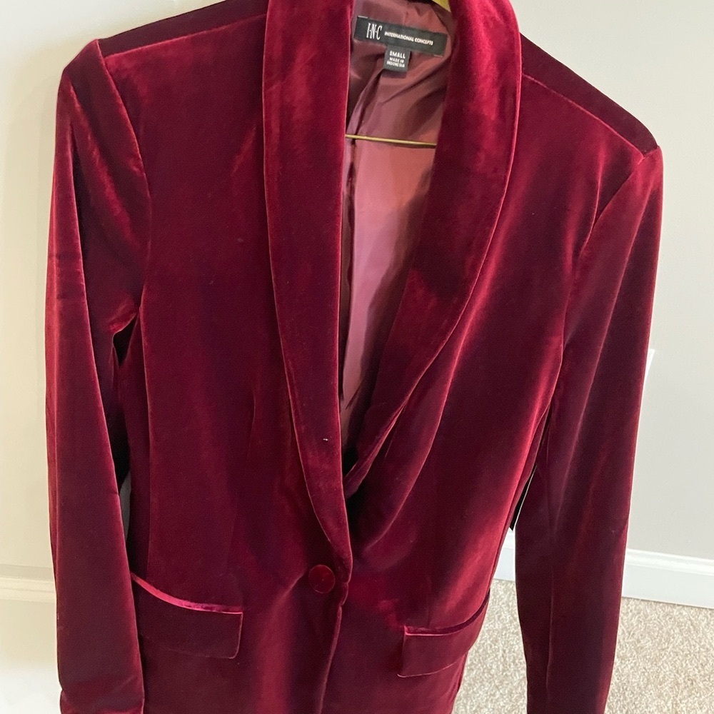 Women's Velvet Blazer in Rich Burgundy